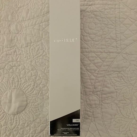 Capri Blue Reed Diffuser - Picture 2 of 3